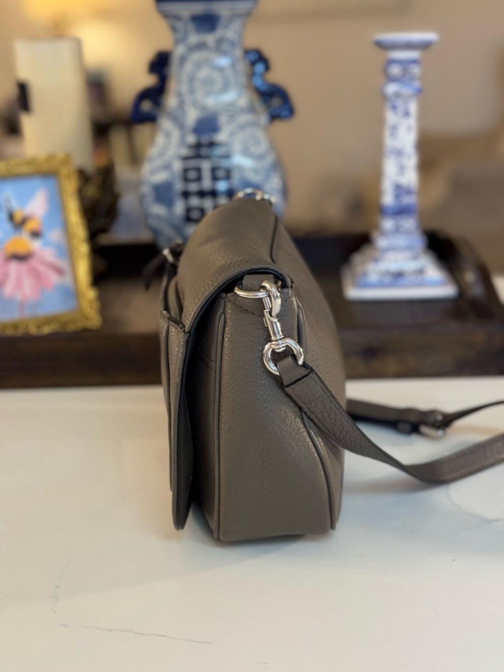 🩶 MARC JACOBS LEATHER EMPIRE CITY MESSENGER BAG! - Picture 4 of 12